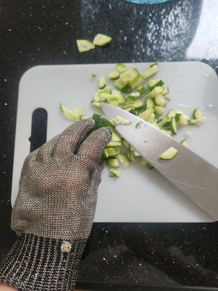 protective-glove-i-m-a-bit-clumsy-and-i-used-to-frequently-get-small