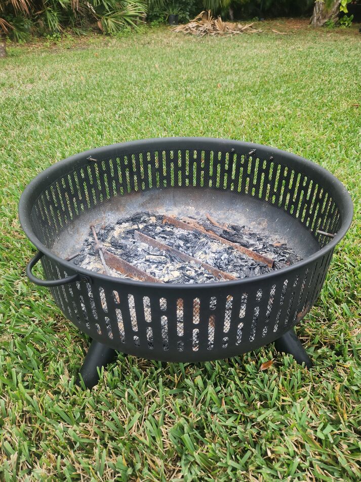 For sale WoodBurning Fire Pit For sale WoodBurning Fire Pit. Used